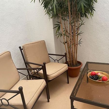 Studio N•2 Avec Patio En Plein Coeur De La Ville Bagnères-de-Bigorre Eksteriør bilde