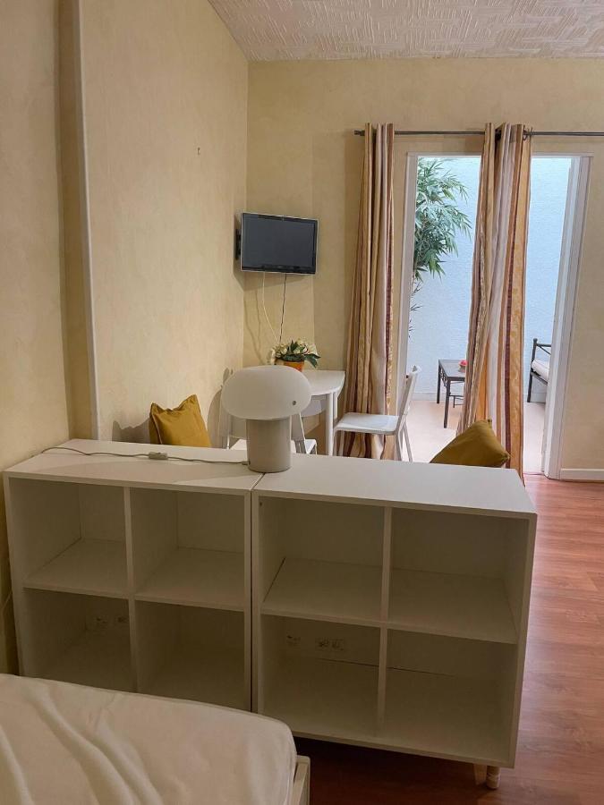 Studio N•2 Avec Patio En Plein Coeur De La Ville Bagnères-de-Bigorre Eksteriør bilde