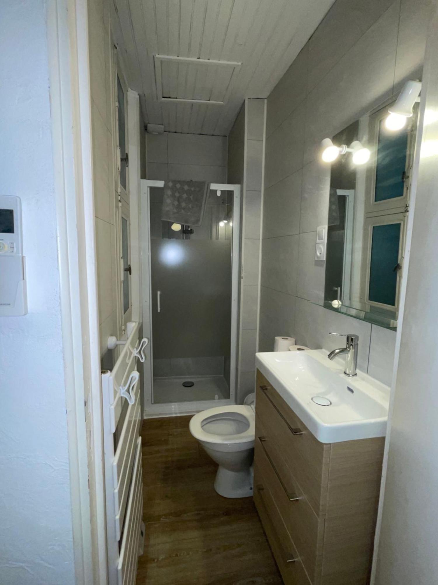 Studio N•2 Avec Patio En Plein Coeur De La Ville Bagnères-de-Bigorre Eksteriør bilde