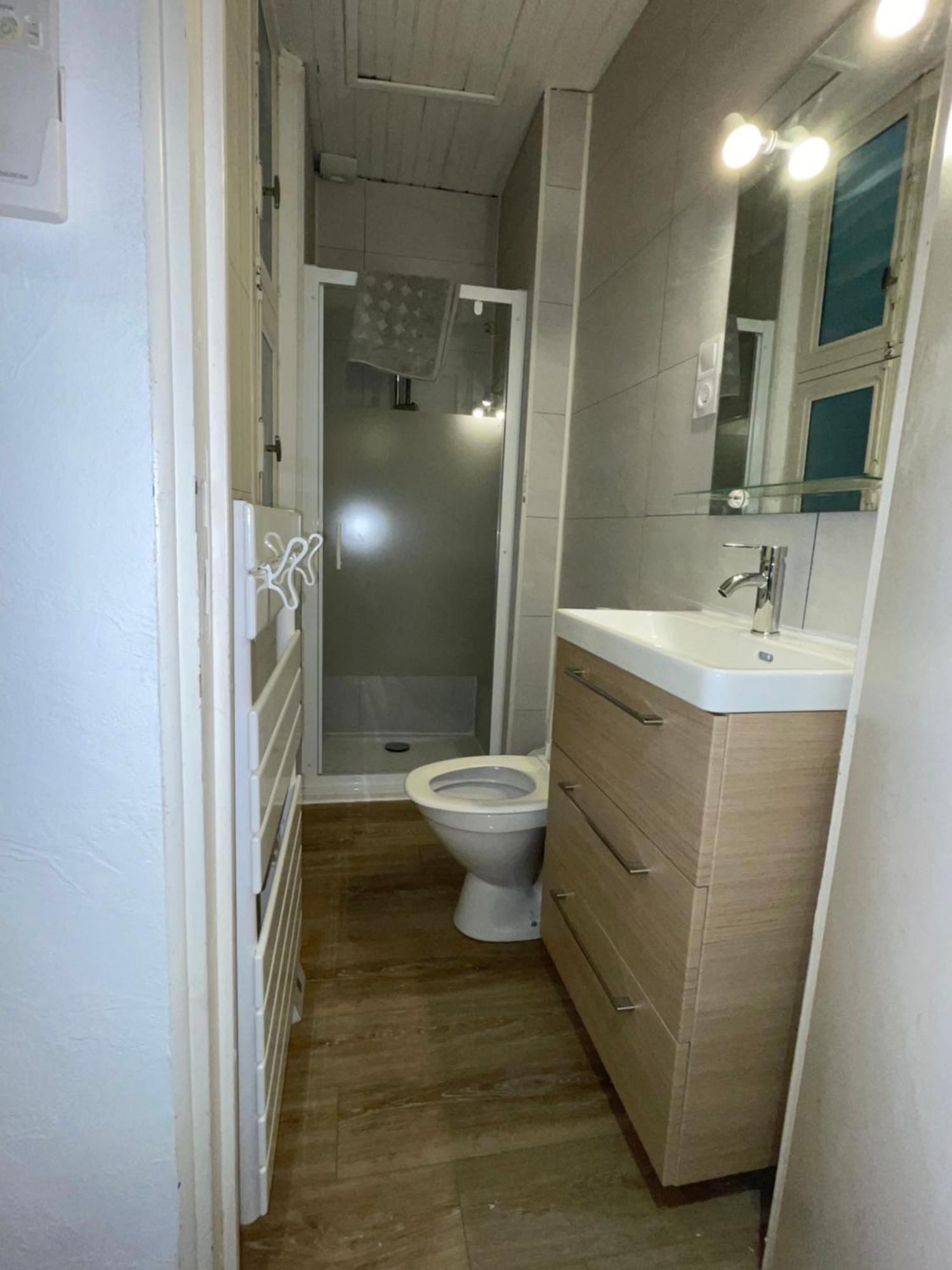 Studio N•2 Avec Patio En Plein Coeur De La Ville Bagnères-de-Bigorre Eksteriør bilde