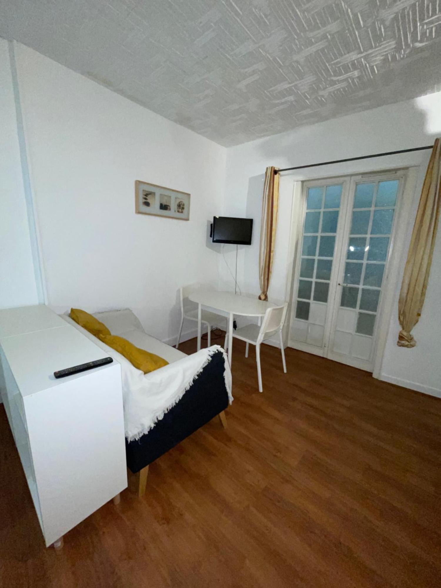 Studio N•2 Avec Patio En Plein Coeur De La Ville Bagnères-de-Bigorre Eksteriør bilde